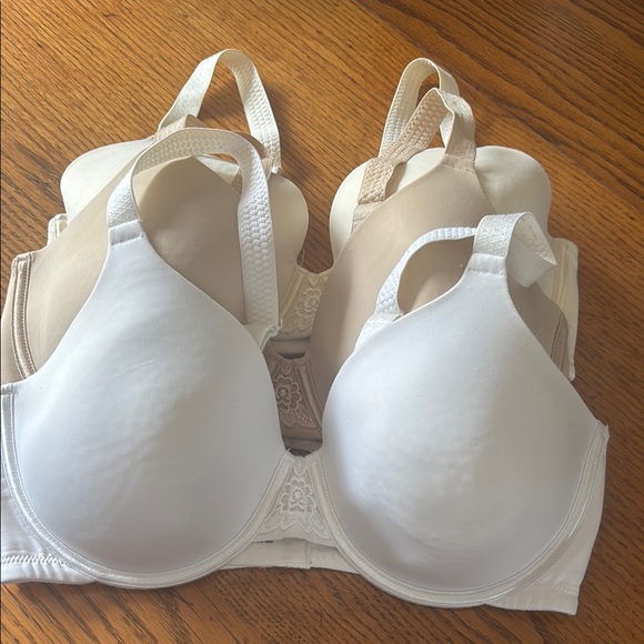 Vanity Fair Other - Women's Intimates t shirt Bra Set - White and Beige